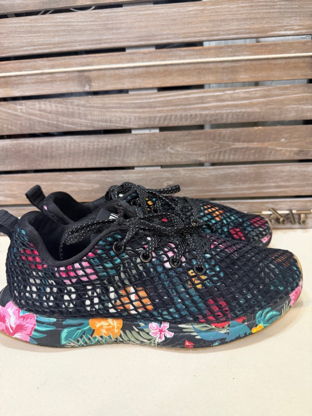 NOBULL Mesh Runner Black Floral Multi-Color Women's Size 8 Training Sneakers
